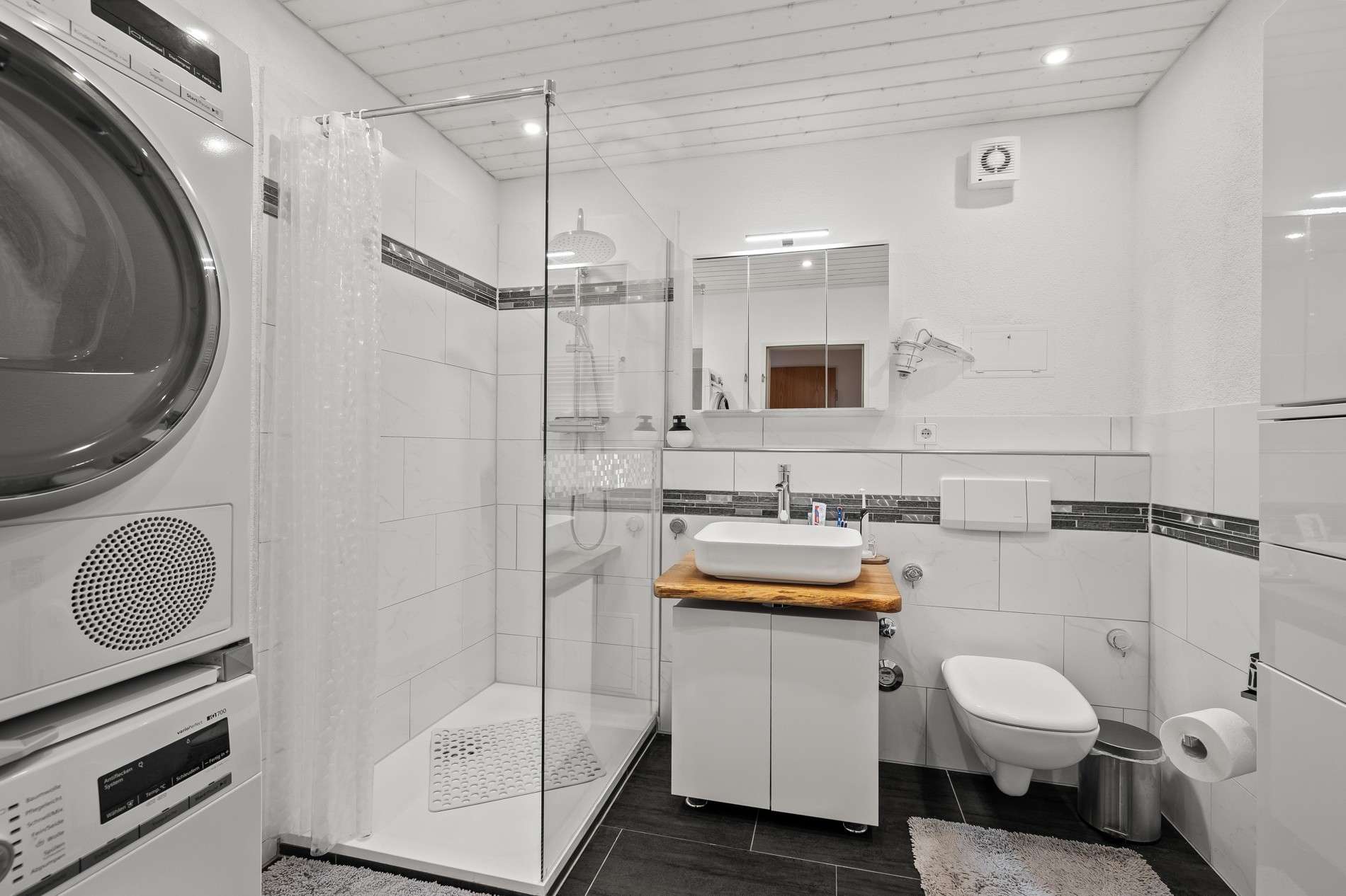 Immobilie in Lottstetten - Wohlfühloase - Maisonette-Wohnung - modernisiert - offenes Wohnkonzept für junge und jung gebliebene - Bild 1