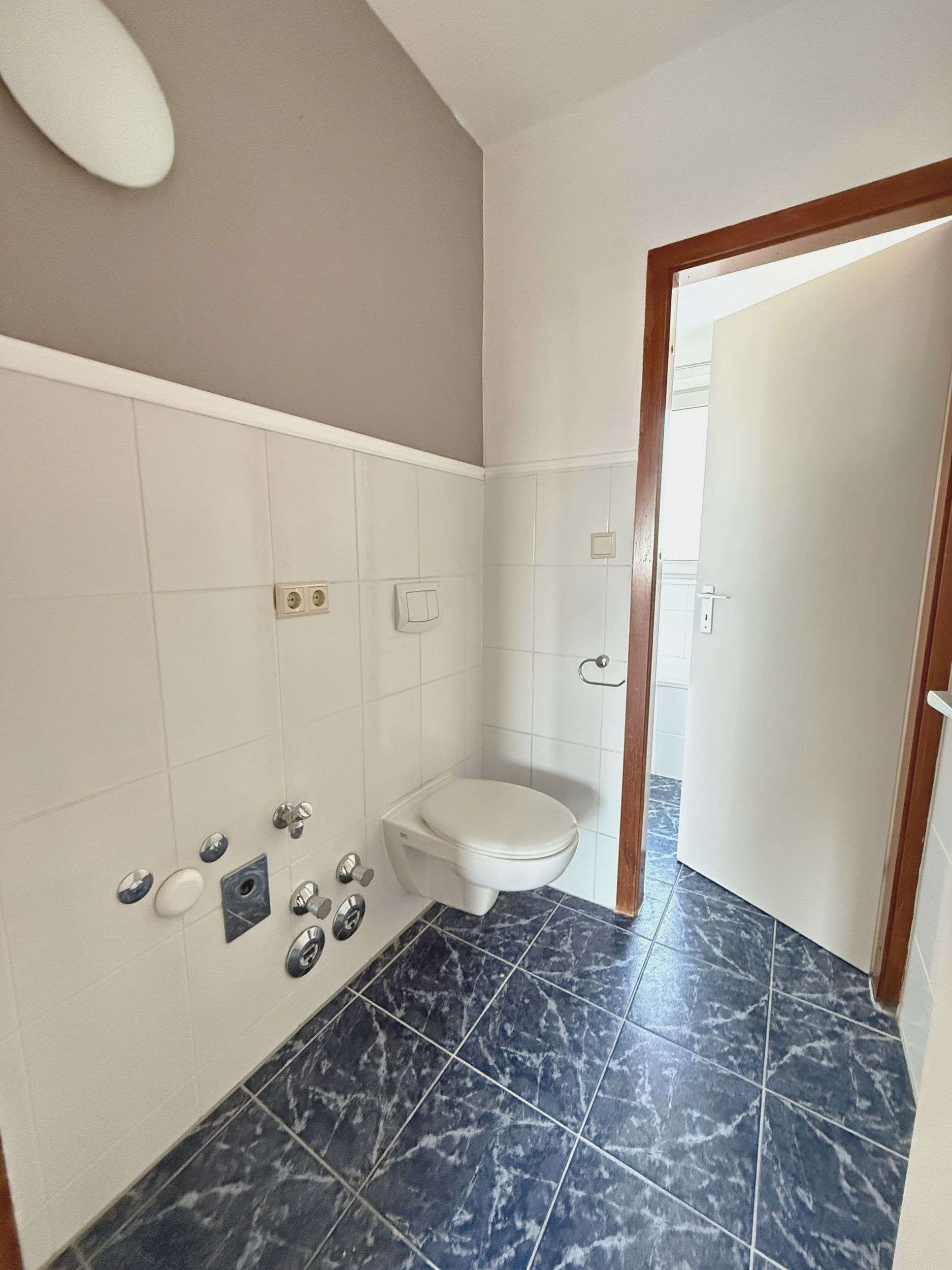 Immobilie in Laatzen - Helle 4-Zimmer-Wohnung mit Balkon in Laatzen auf Erbpacht!  - Bild 3