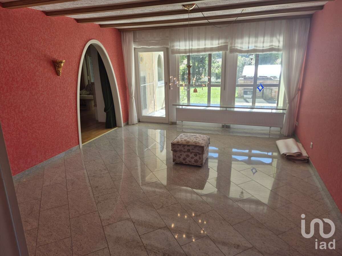 Immobilie in Schefflenz - Charmantes Haus in Feldrandlage mit Pool & einzigartigem Ambiente - Bild 3