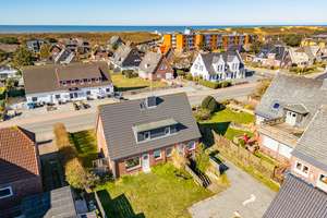 Grundstück mit Altbestand unweit vom Strand in Westerland
Ideal für ein Neubauvorhaben – Die vollständige Adresse der Immobilie erhältst du vom Anbieter., 25980 Sylt (Gemeinde) – Vorschaubild 12