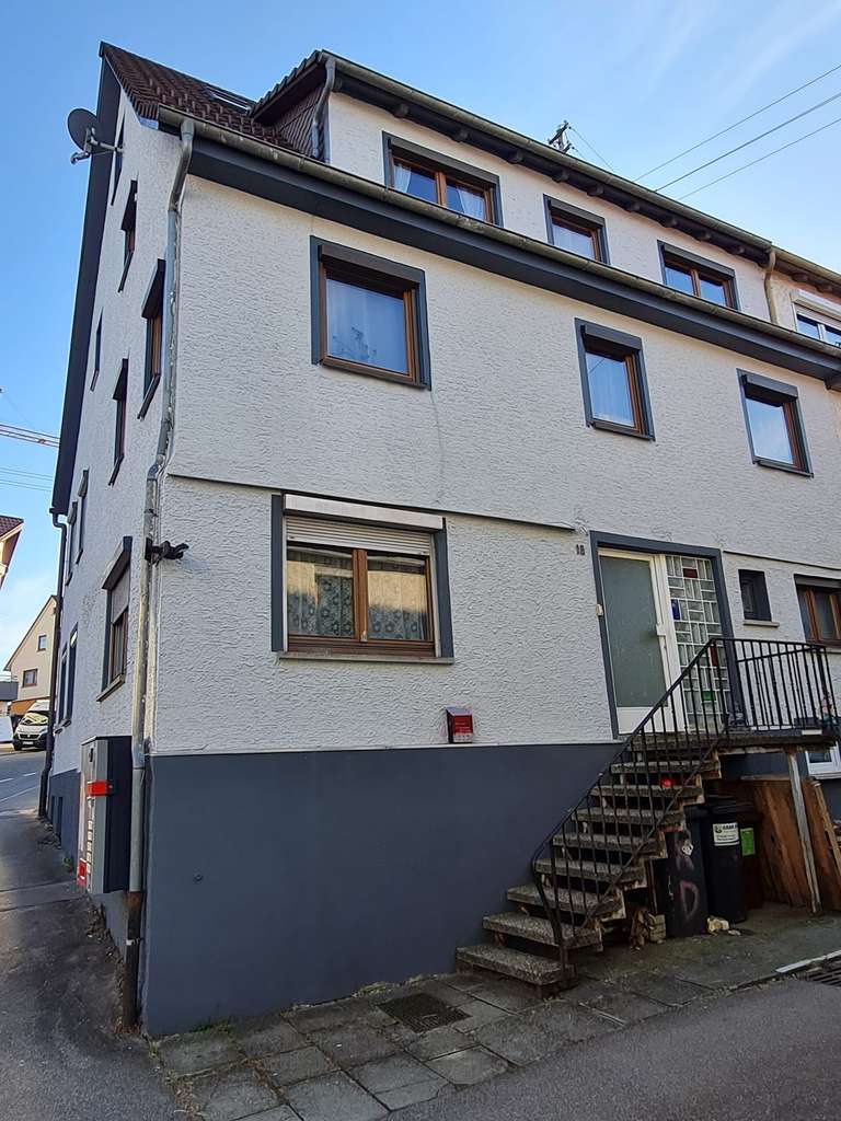 Immobilie in Laichingen - Attraktives Doppelhaus/Doppelhaushälfte mit Einliegerwohnung in zentraler Lage von Laichingen 105 m2 - Bild 0