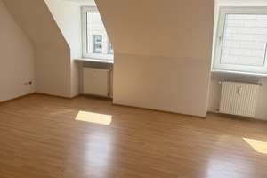 WG-Zimmer in einer Mädels-WG in der Siegener Innenstadt – Fürst-Johann-Moritz-Straße 3, 57072 Siegen, Siegen – Vorschaubild 3