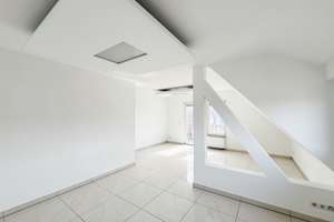 Helle und großzügige 3,5-Zimmer Maisonettewohnung mit EBK und Balkon! – 70327 Untertürkheim (Ortsteil), Stuttgart – Vorschaubild 3
