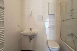 Voll renovierte 2-Zimmer-Altbauwohnung mit Balkon & Aufzug - Bezugsfrei & provisionsfrei! – Berliner Allee 253, 13088 Weißensee, Berlin – Vorschaubild 9