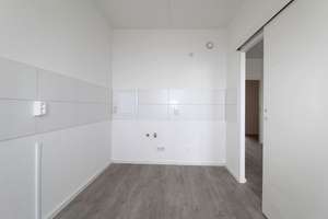 Ab 01.05. bezugsfertig! Frisch renovierte 3 Zimmer mit Ausblick * Südbalkon * Aufzug!  – Zingster Straße 22, 4207 Lausen-Grünau, Leipzig – Vorschaubild 4