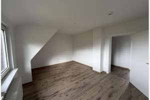 Frisch renoviert: Helle 2-Zimmer-Dachgeschosswohnung in gepflegtem Mehrfamilienhaus in Thiede – Pappeldamm 97, 38239 Thiede, Salzgitter – Vorschaubild 3