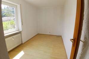 N-Kornburg! Schöne 4-Zi.-Wohnung mit Südterrasse, Garten, 2 Kellerräume + Garage! – Die vollständige Adresse der Immobilie erhältst du vom Anbieter., 90455 Kornburg, Worzeldorf, Nürnberg – Vorschaubild 15
