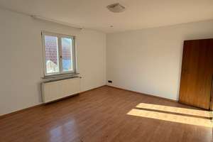 Privat, WG-Tauglich, HMS, EBK, Stuttgart Ost: 3-ZW mit 2 Balkone! – Landhausstraße 168, 70188 Ostheim, Stuttgart – Vorschaubild 1