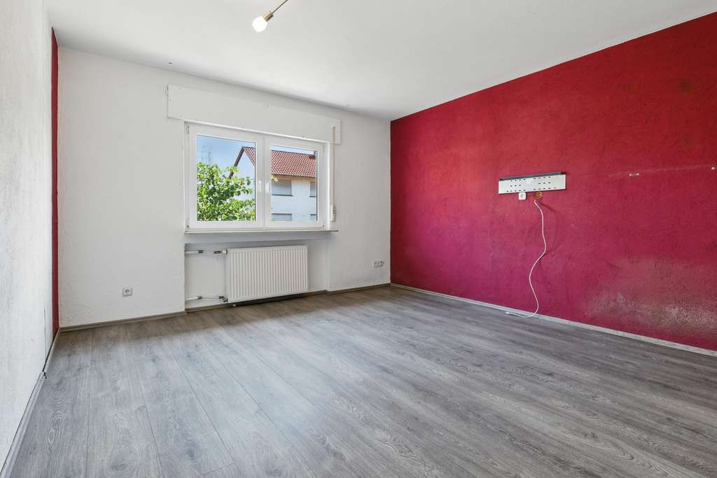 Immobilie in Rastatt - Doppelhaushälfte mit Drei Doppelgaragen und großem Grundstück in Rastatt - Bild 4