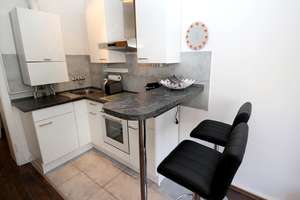 **FURNISHED** Modern möblierte 2 Zimmerwohnung in der Stadtmitte – Worringerstr. XXX, 40211 Stadtmitte, Düsseldorf – Vorschaubild 3