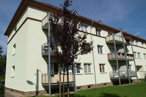 SONNIGE 3 RAUM WOHNUNG MIT BALKON + EINBAUKÜCHE