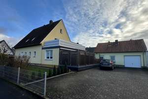 Großzügiges 2-Familienhaus in Borgholzhausen-Westbarthausen mit Traumgrundstück & Garage – Die vollständige Adresse der Immobilie erhältst du vom Anbieter., 33829 Borgholzhausen – Vorschaubild 2