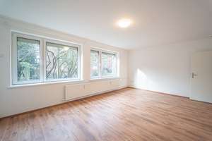 Ideal für Familien! Frisch sanierte 4-Zimmer-Wohnung mit Balkon in zentraler Lage!