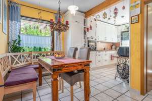 Charmante Doppelhaushälfte mit Kamin, Gartenidylle und viel Raum für Familie in Berlin-Kaulsdorf – Die vollständige Adresse der Immobilie erhältst du vom Anbieter., 12621 Kaulsdorf, Berlin – Vorschaubild 10