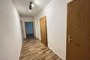 Großzügige 2 Zimmer Wohnung mit Balkon sowie EBK inkl. – Bernsdorfer Str. 183, 9126 Bernsdorf, Chemnitz – Vorschaubild 2