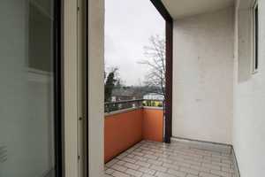 Helle 2-Zi.-ETW mit Balkon in zentraler Lage – Oberhausen – Vorschaubild 2