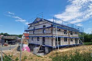 Neubau-Erstbezug: DHH 145m² mit Keller, Garage & PV/Akku | A+ 