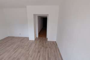 4-Zimmer Wohnung im 1.OG mit Aufzug, Küche, Bad und Süd-Balkon – Lange Straße 100, 44579 Castrop-Rauxel – Vorschaubild 4