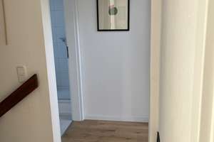 Möbliertes modernes 6,5-Zimmer Haus mit hellem Wohnzimmer , tolle Terrasse und Einbauküche – 71229 Leonberg – Vorschaubild 29