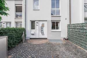 Mehr Raum für Ihre Wohnideen: Gepflegtes Reihenmittelhaus in Düsseldorf-Lierenfeld