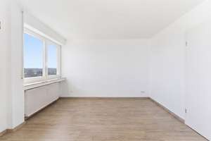 Modernisierte 4,5-Zimmer-Wohnung mit Südbalkon in begehrter Lage. – Die vollständige Adresse der Immobilie erhältst du vom Anbieter., 89231 Neu-Ulm – Vorschaubild 2