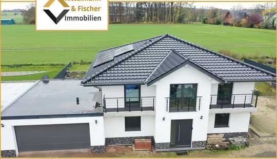 Bild von 200m² Traumhaus in Feldrandlage - Effizienzhaus 40 mit Doppelgarage, PV Anlage, Wärmepumpe usw.
