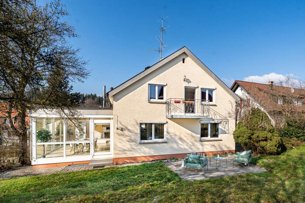 Immobilie in Leutkirch im Allgäu - ARCHITEKTENHAUS - Charmantes Anwesen mit individuellen Merkmalen auf großem Grund in Leutkirch - Bild 3