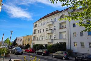 Zwei Balkone & Altbau-Charme: Stilvolle, vermietete Kapitalanlage in Berlin-Adlershof – Zinsgutstraße 14, 12489 Adlershof, Berlin – Vorschaubild 8
