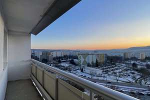 2-Zimmer-Wohnung mit Einbauküche und tollem Ausblick! – Richard-Zimmermann-Str. 3, 7747 Neulobeda, Jena – Vorschaubild 1