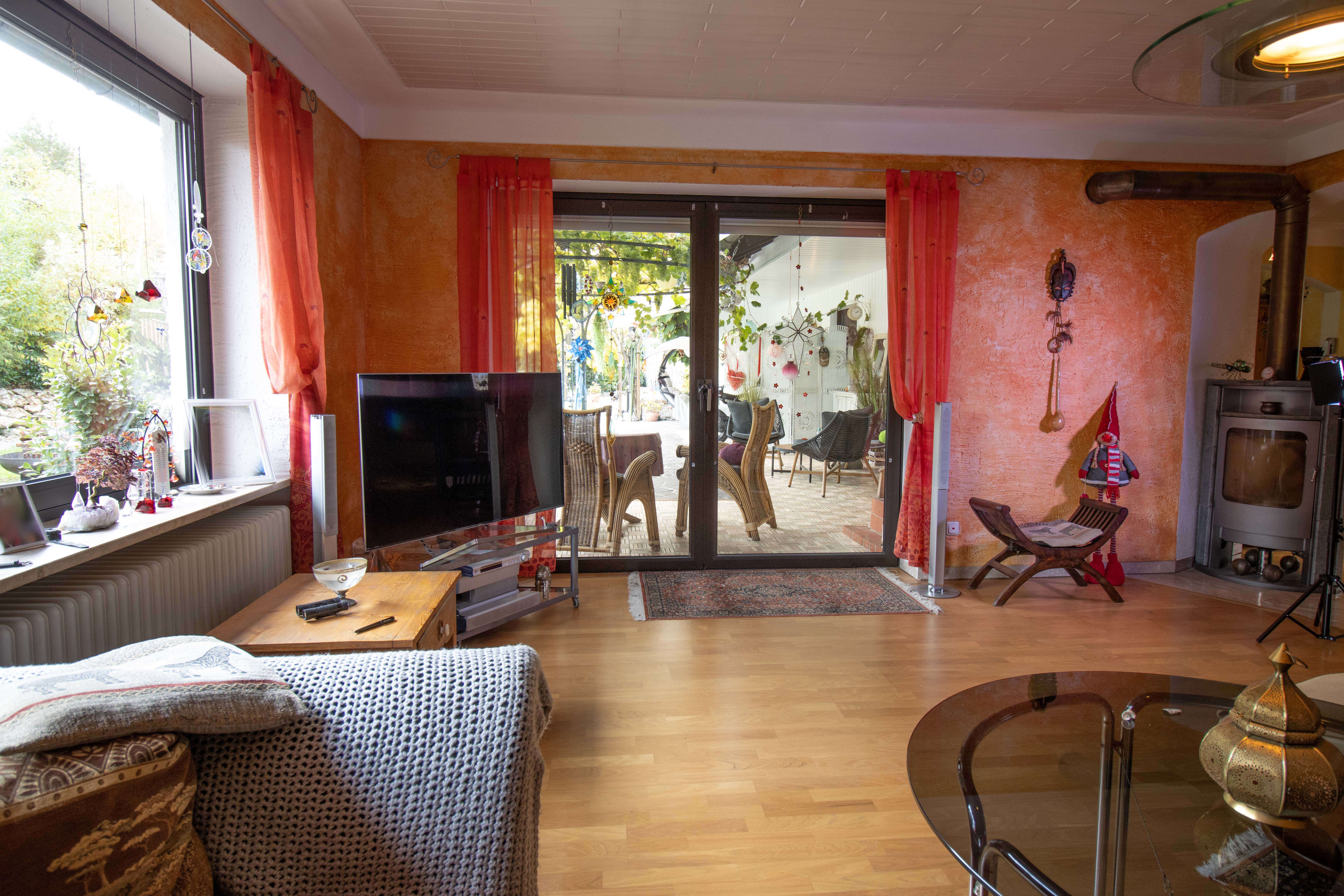 Immobilie in Wolnzach - Es erwartet Sie ein paradiesisches Einfamilienhaus mit Einliegerwohnung für die ganze Familie. - Bild 3