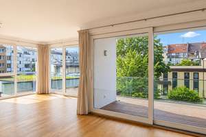 Großzügige 4-Zimmer-Eigentumswohnung mit Loggia, Aufzug und ruhiger Innenhoflage – Die vollständige Adresse der Immobilie erhältst du vom Anbieter., 40477 Pempelfort, Düsseldorf – Vorschaubild 2