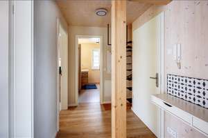 Möbliert: Besondere Wohnung mit viel Holzelementen – Die vollständige Adresse der Immobilie erhältst du vom Anbieter., 81825 Berg am Laim Ost, München – Vorschaubild 9