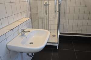Frisch renoviert - 2 Zimmer im 2 OG – Gerhardstr. 8, 27576 Lehe, Bremerhaven – Vorschaubild 2