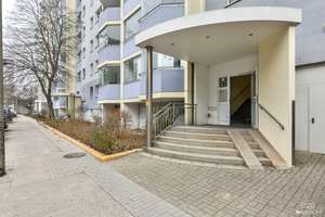 3-Raumwohnung mit großem, verglastem Balkon – Die vollständige Adresse der Immobilie erhältst du vom Anbieter., 13051 Neu-Hohenschönhausen, Berlin – Vorschaubild 2