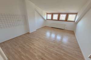 Mehrparteienhaus mit über 320m² Wohn-Nutzfläche plus Keller, plus bebaubarem Hinterliegergrundstück – Die vollständige Adresse der Immobilie erhältst du vom Anbieter., 65428 Rüsselsheim am Main – Vorschaubild 10