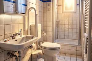 Einfamilienhaus mit Kamin in zweiter Reihe – grüne Oase  & viel Privatsphäre – Die vollständige Adresse der Immobilie erhältst du vom Anbieter., 12681 Marzahn, Berlin – Vorschaubild 8