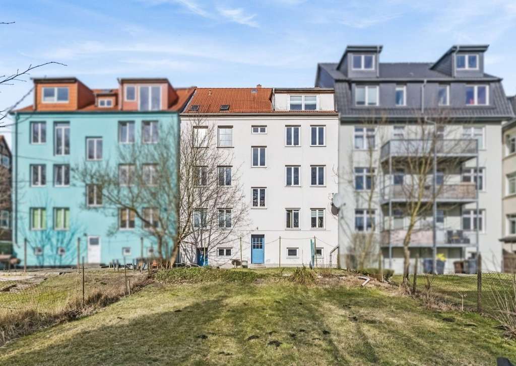 Immobilie in Rostock - Zentrumsnahes Mehrfamilienhaus  - solide und zukunftsträchtige Investition - in Rostock - Bild 0