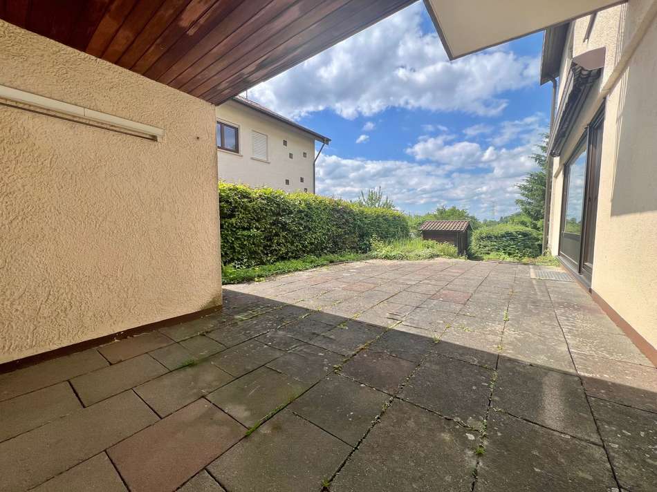  teilüberdachte Terrasse