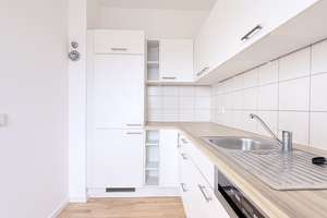 Wohnen ganz oben: 2-Zimmer-Wohnung mit Einbauküche und Dachterrasse – Berliner Allee 8B, 64295 Darmstadt-West, Darmstadt – Vorschaubild 2