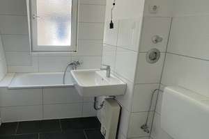 Sommer Special " 2 NKM frei bei Anmietung " 3 Zimmer Wohnung zu vermieten – Neubreisacher Str. 38b, 47137 Obermeiderich, Duisburg – Vorschaubild 5