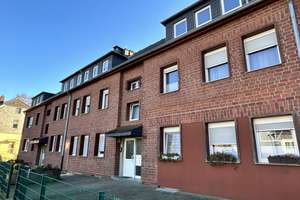 Gemütliche, frisch renovierte 3-Zimmer-Dachgeschosswohnung ab sofort zu vermieten