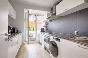 Sonnige 3-Zimmer-Dachgeschoss-Wohnung mit zwei Balkonen und Parkblick – 81547 Giesing, München – Vorschaubild 6