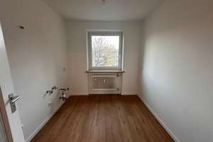 Moderne 4-Zimmer-Wohnung mit Balkon in Nürnberg – Herzogstandstraße 22, 90471 Langwasser Nordwest, Nürnberg – Vorschaubild 6