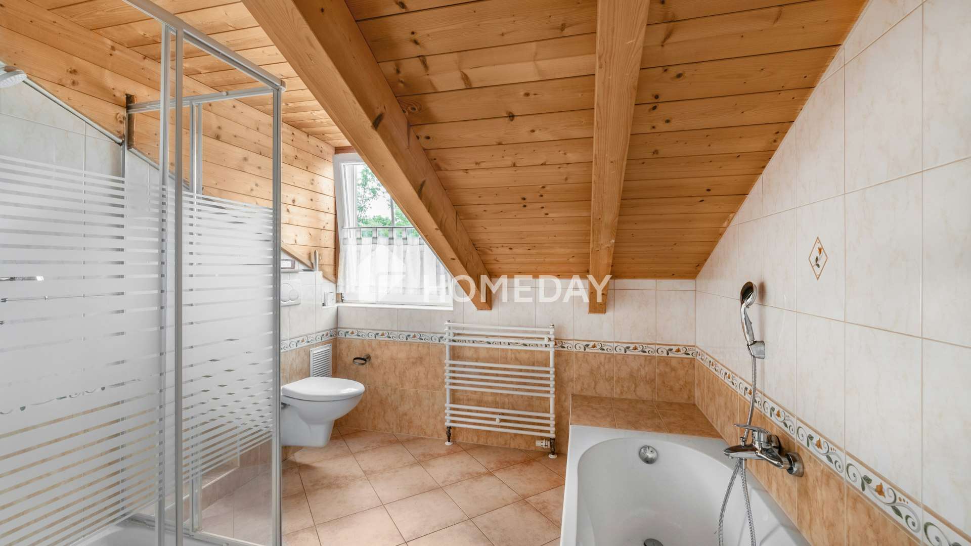 Immobilie in Finsing - Moderne DHH mit exklusiver Ausstattung, großzügigem Grundstück und nachhaltiger Energieversorgung - Bild 2