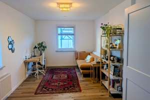 Teilmöbiliertes, helles  1-Zimmer-Apartment in Düsseldorf Friedrichstadt – Corneliusstraße 14, 40215 Friedrichstadt, Düsseldorf – Vorschaubild 2