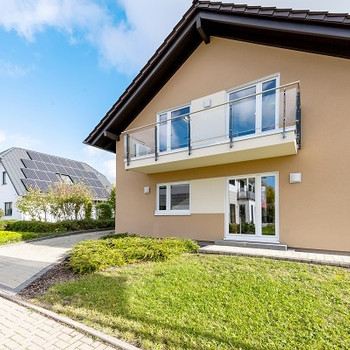 2-Familienhaus mit Garage in guter Wohnlage