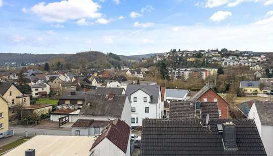 Bild von Mehrfamilienhaus in Hanglage mit attraktivem Renditepotenzial