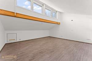 Stilvolle Doppelhaushälfte mit offener Galerie und Terrasse – Die vollständige Adresse der Immobilie erhältst du vom Anbieter., 26919 Brake (Unterweser) – Vorschaubild 2