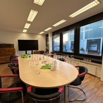 Büro- und Lagerflächen mit sehr guter Autobahnanbindung!