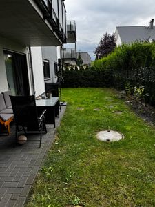barrierefrei 3-Zi-EG-Wohnung mit EBK, Parkplatz und Gartenanteil
